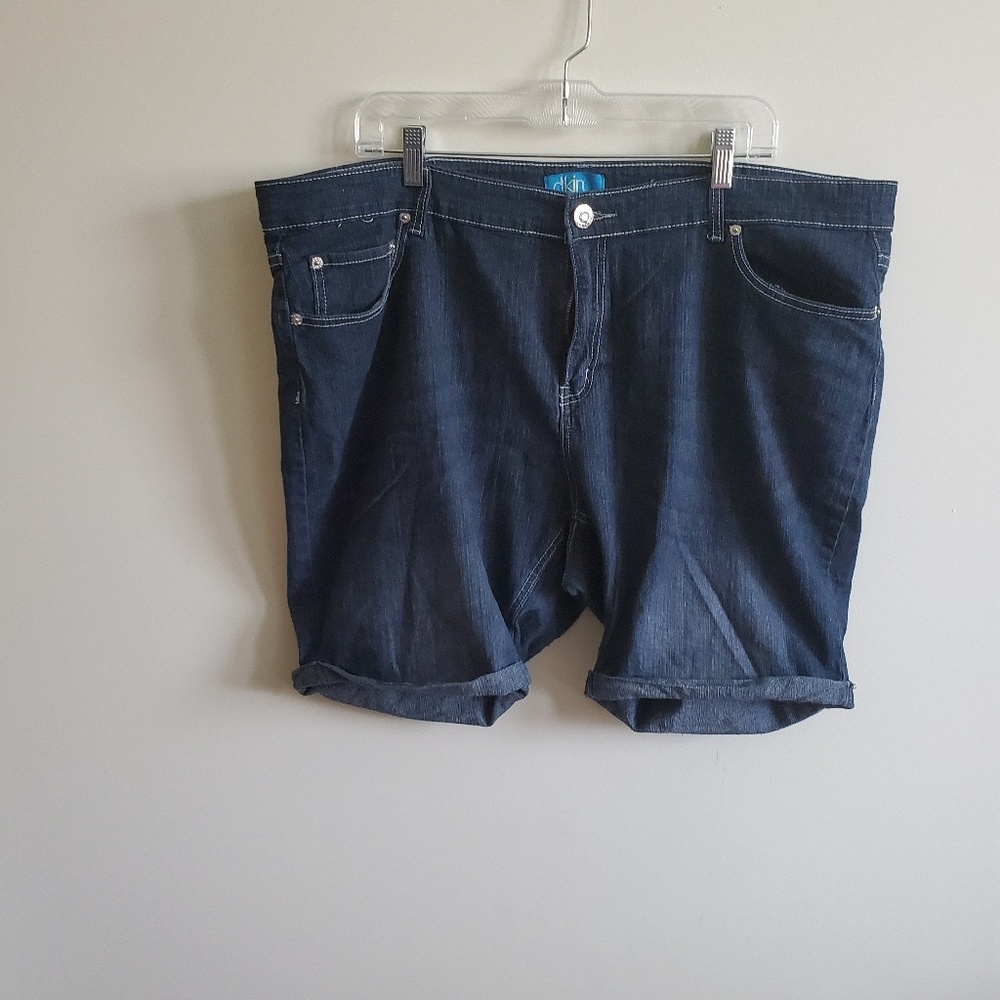 DKIN Bermuda shorts